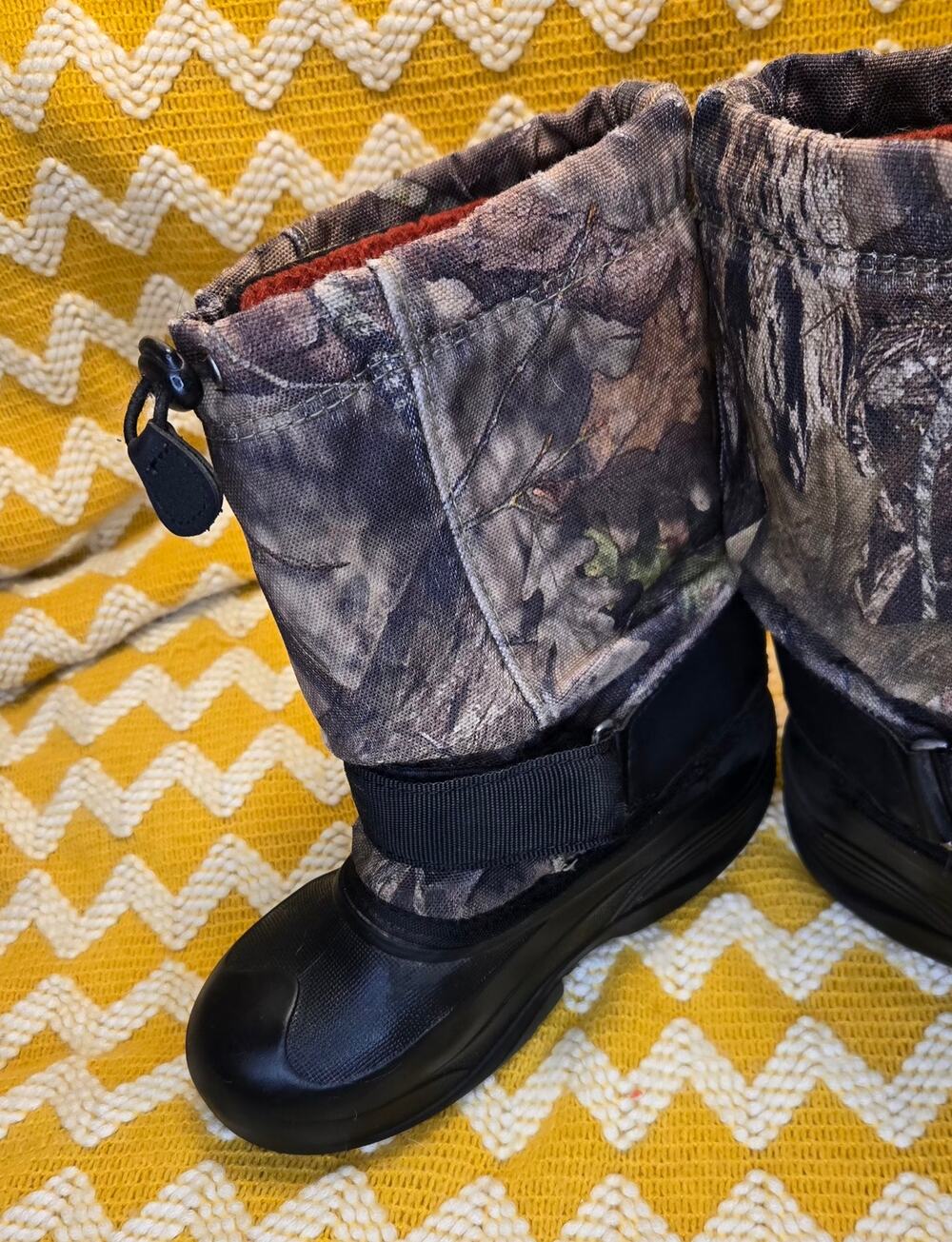 Kamik Kids Real Tree Camo Waterproof Snow Boots Size 7